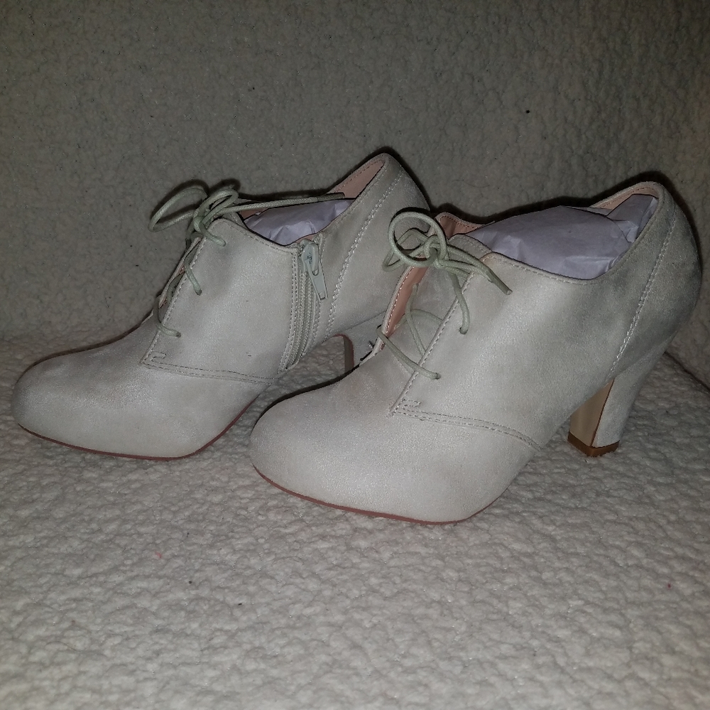 🎉HP🎉Leona Oxford High Heels (Color: Stone) - Picture 7 of 8